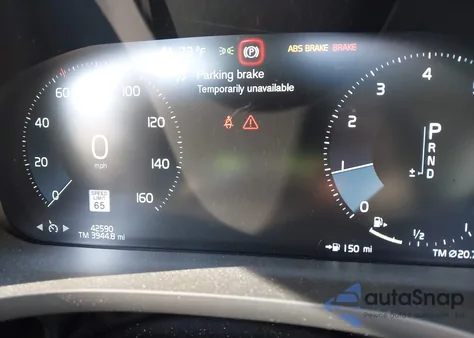 2021 Volvo Xc60 T5 Momentum z USA, uszkodzony, nr VIN YV4102RK2M1694952